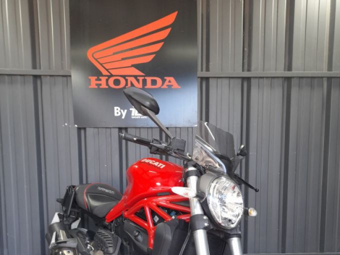 DUCATI MONSTER 821 4