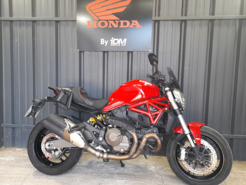 DUCATI MONSTER 821 4