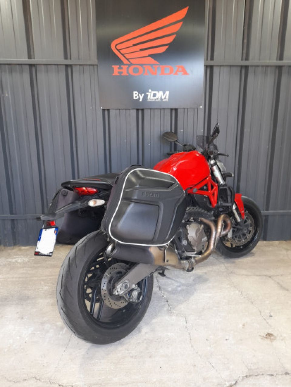 DUCATI MONSTER 821 4
