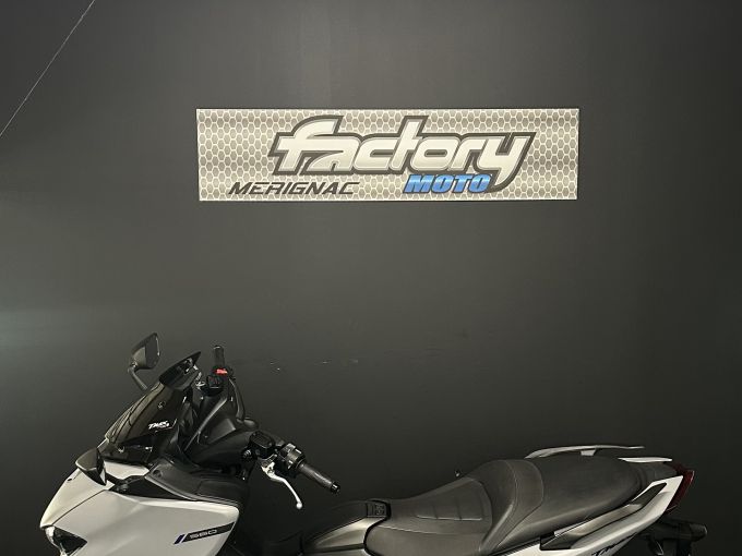 YAMAHA XP T-MAX 560 4