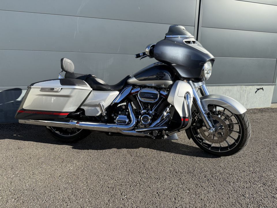 HARLEY-DAVIDSON TOURING STREET GLIDE 1923 CVO  4