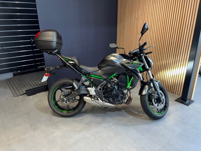 KAWASAKI Z650 ABS 4