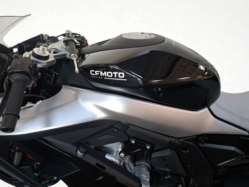 CF MOTO SR 675 4
