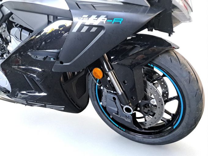 CF MOTO SR 675 4