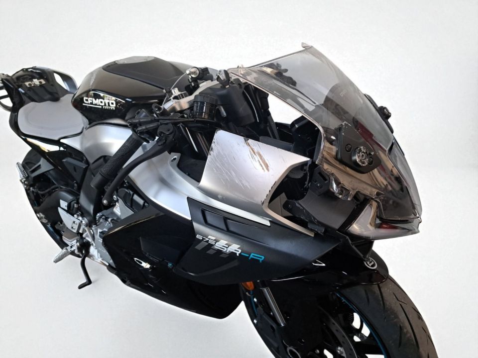 CF MOTO SR 675 4