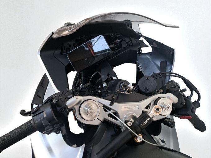 CF MOTO SR 675 4