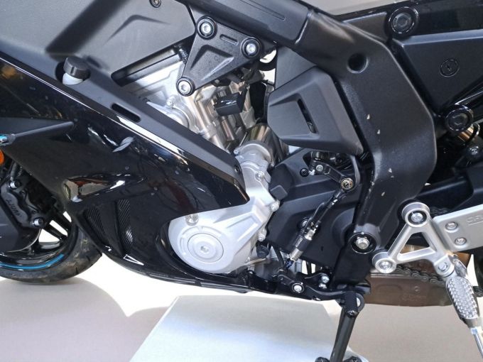 CF MOTO SR 675 4