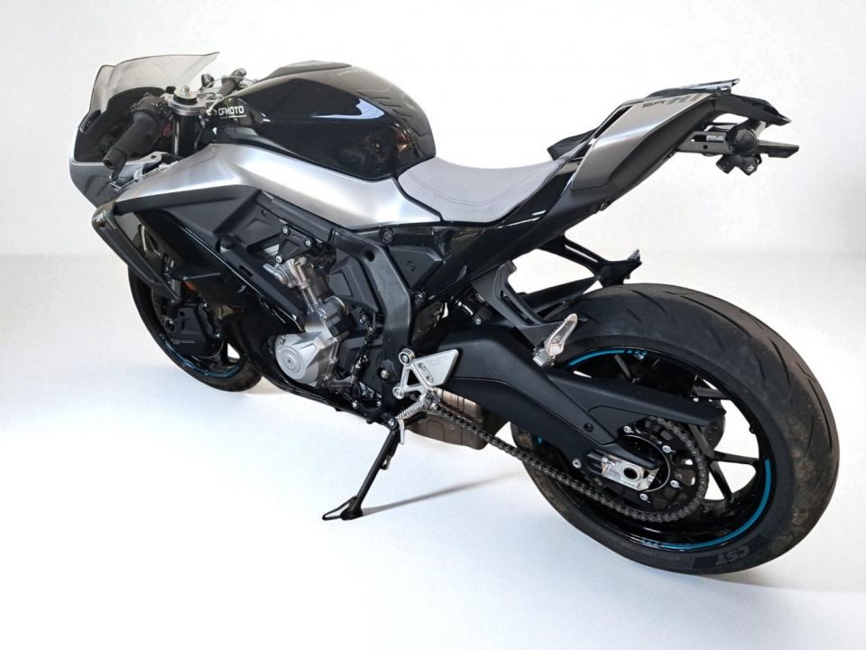 CF MOTO SR 675 4