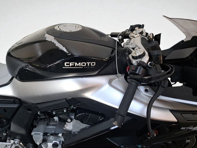 CF MOTO SR 675 4