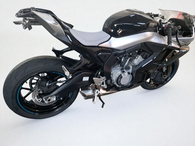 CF MOTO SR 675 4