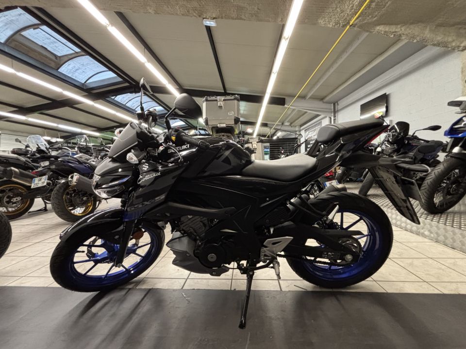 SUZUKI GSX-S 125 ABS 4