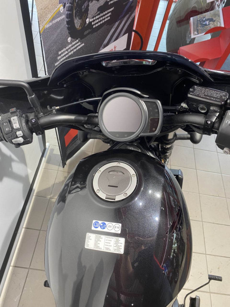 HONDA CMX1100 Rebel 4