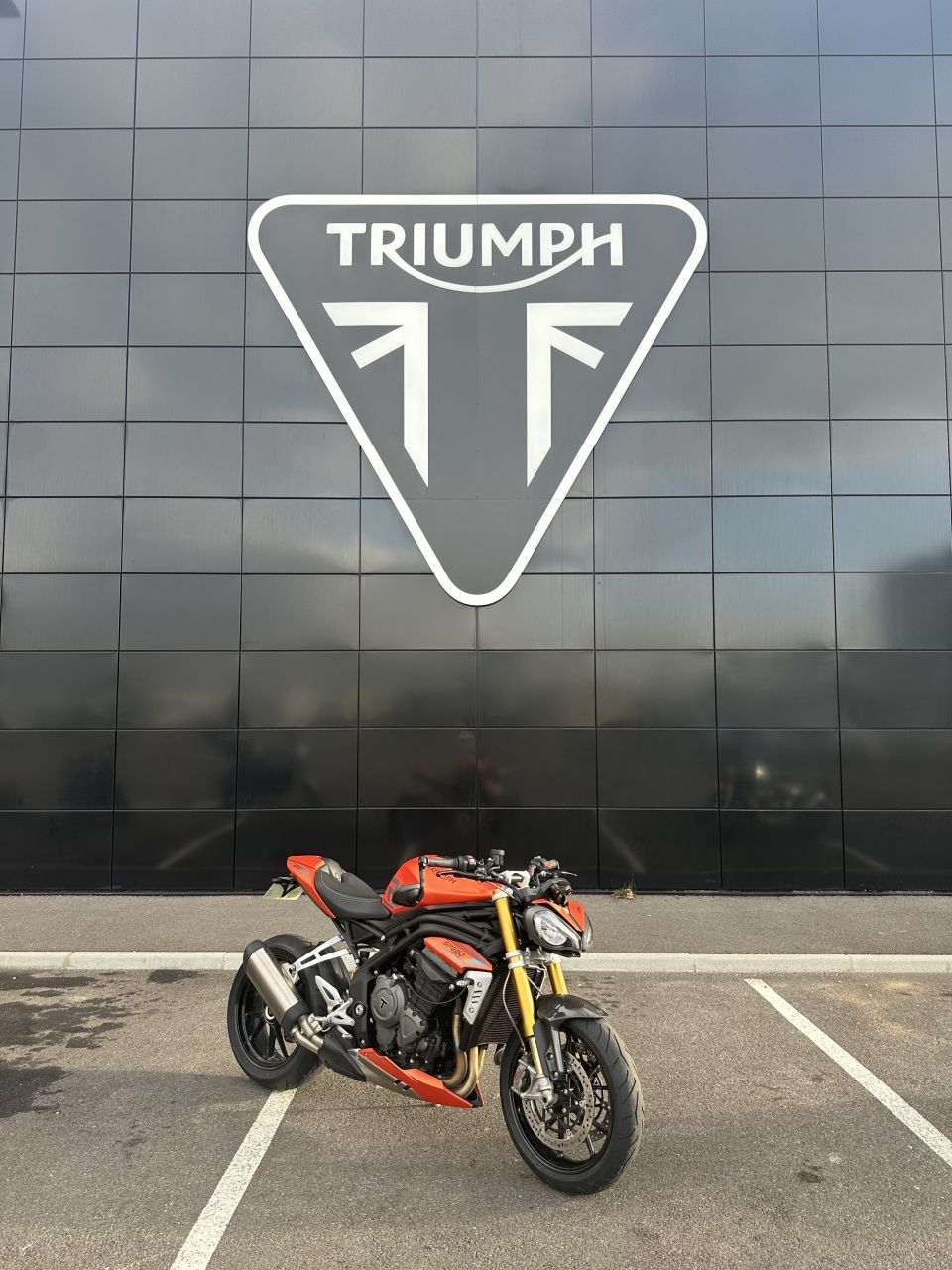 TRIUMPH SPEED TRIPLE 1200 RS 4