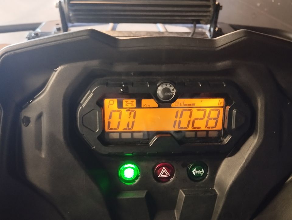 CAN-AM 570 MAX EFI 4