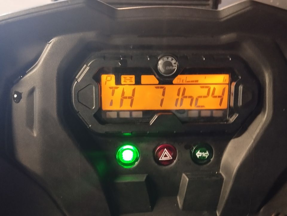 CAN-AM 570 MAX EFI 4