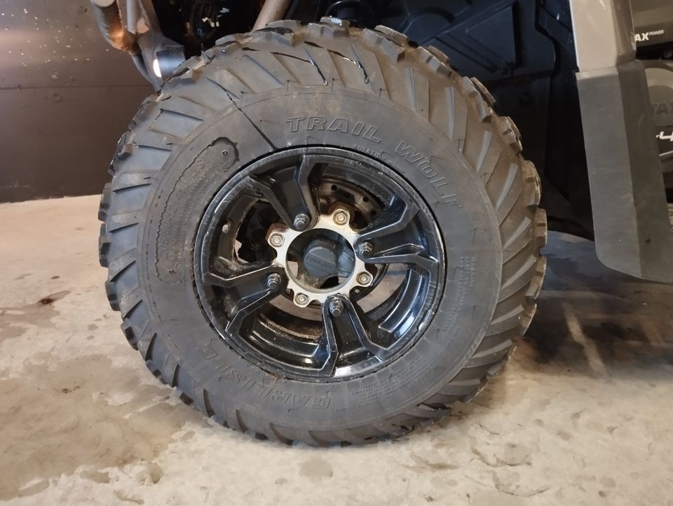 CAN-AM 570 MAX EFI 4