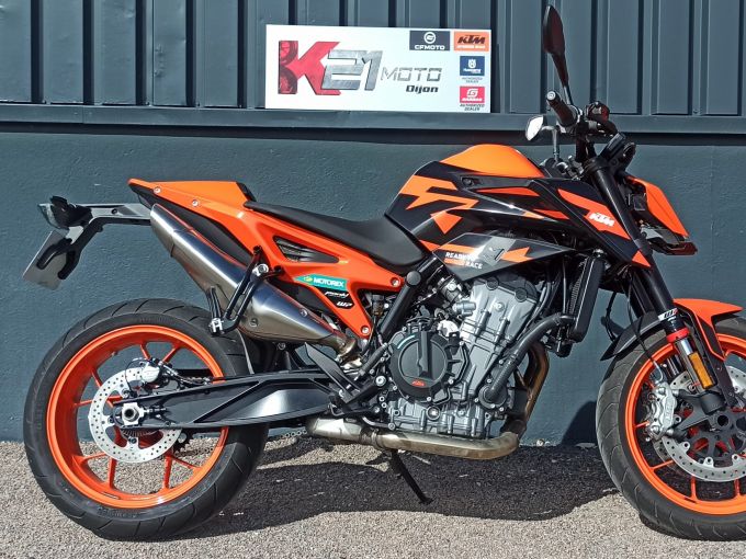 KTM 890 DUKE GP 4