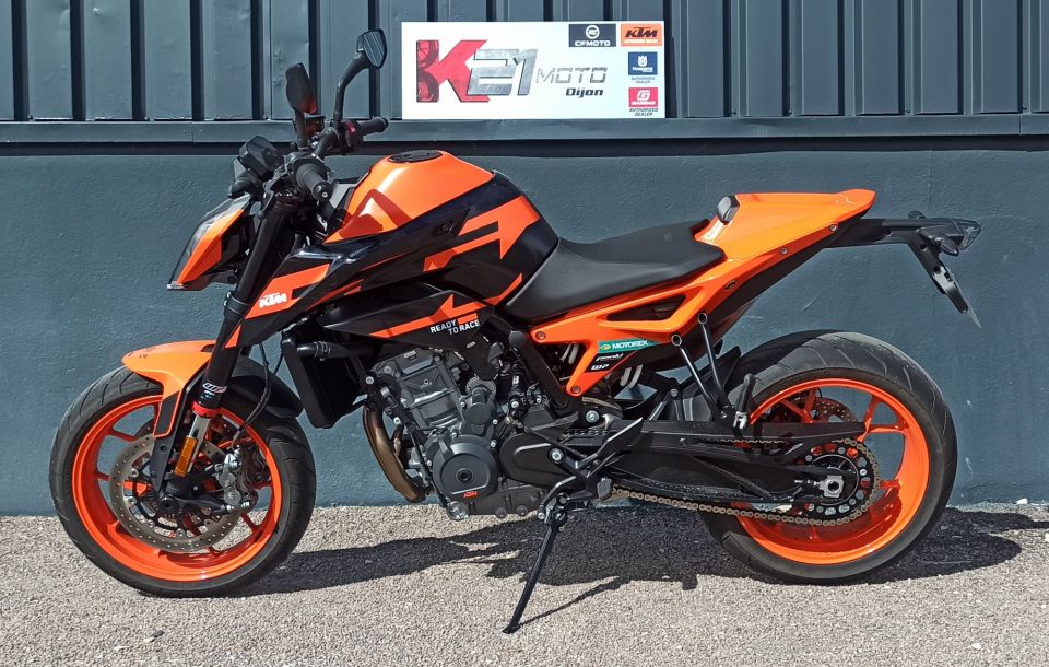 KTM 890 DUKE GP 4