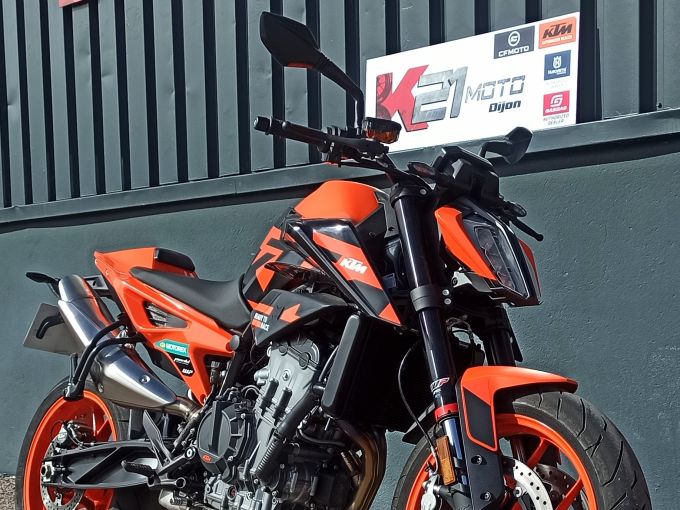 KTM 890 DUKE GP 4