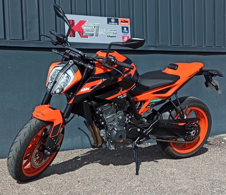 KTM 890 DUKE GP 4