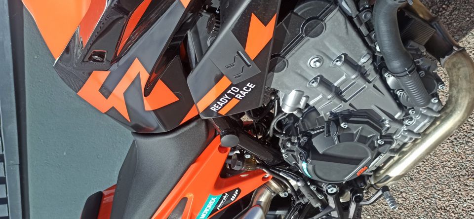 KTM 890 DUKE GP 4