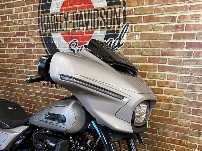 HARLEY-DAVIDSON TOURING STREET GLIDE 1977 CVO  4