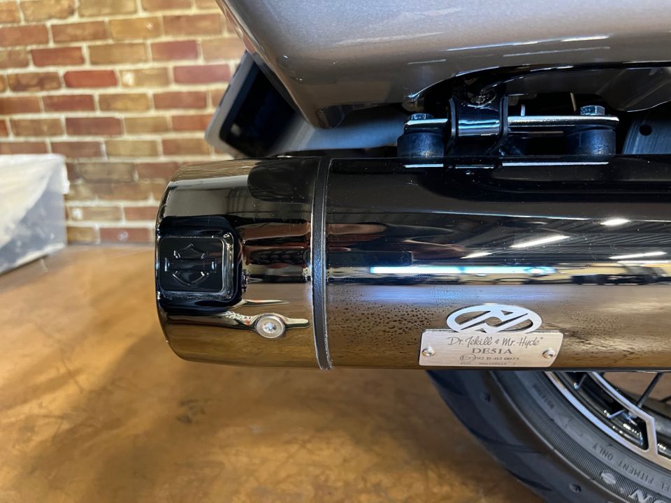 HARLEY-DAVIDSON TOURING STREET GLIDE 1977 CVO  4