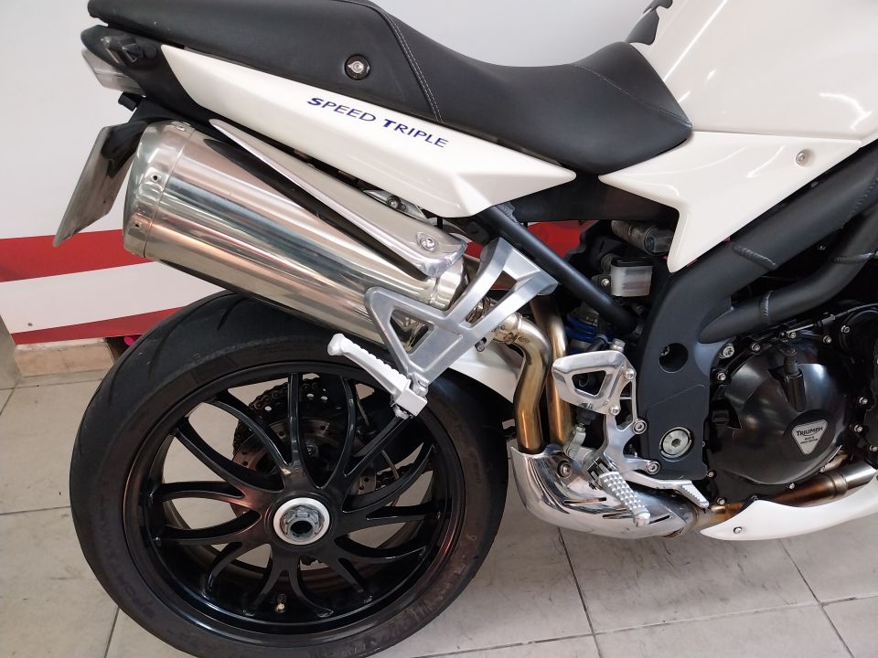 TRIUMPH SPEED TRIPLE 4