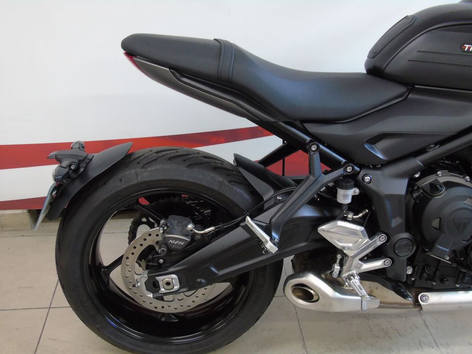 TRIUMPH TRIDENT 4