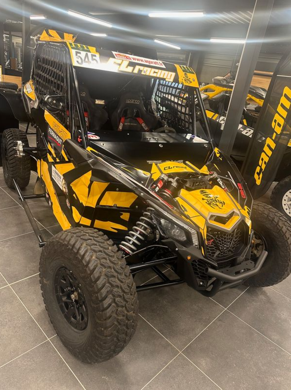 CAN-AM MAVERICK X3 4
