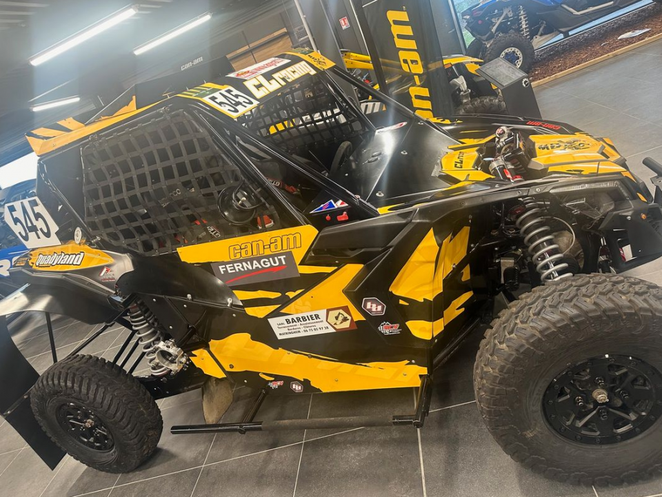 CAN-AM MAVERICK X3 4