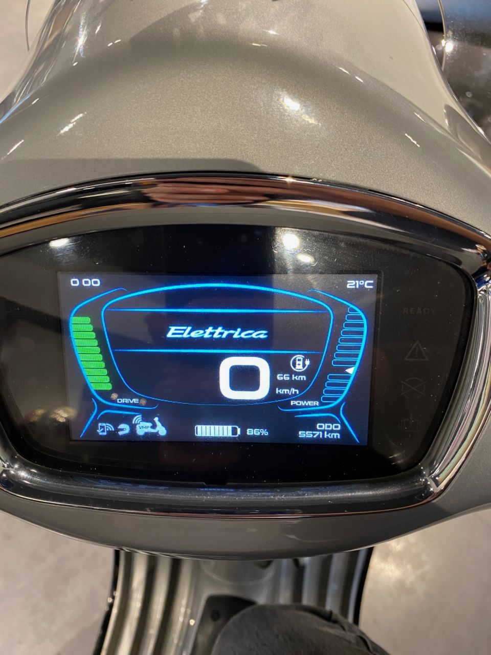 VESPA PRIMAVERA 50 4