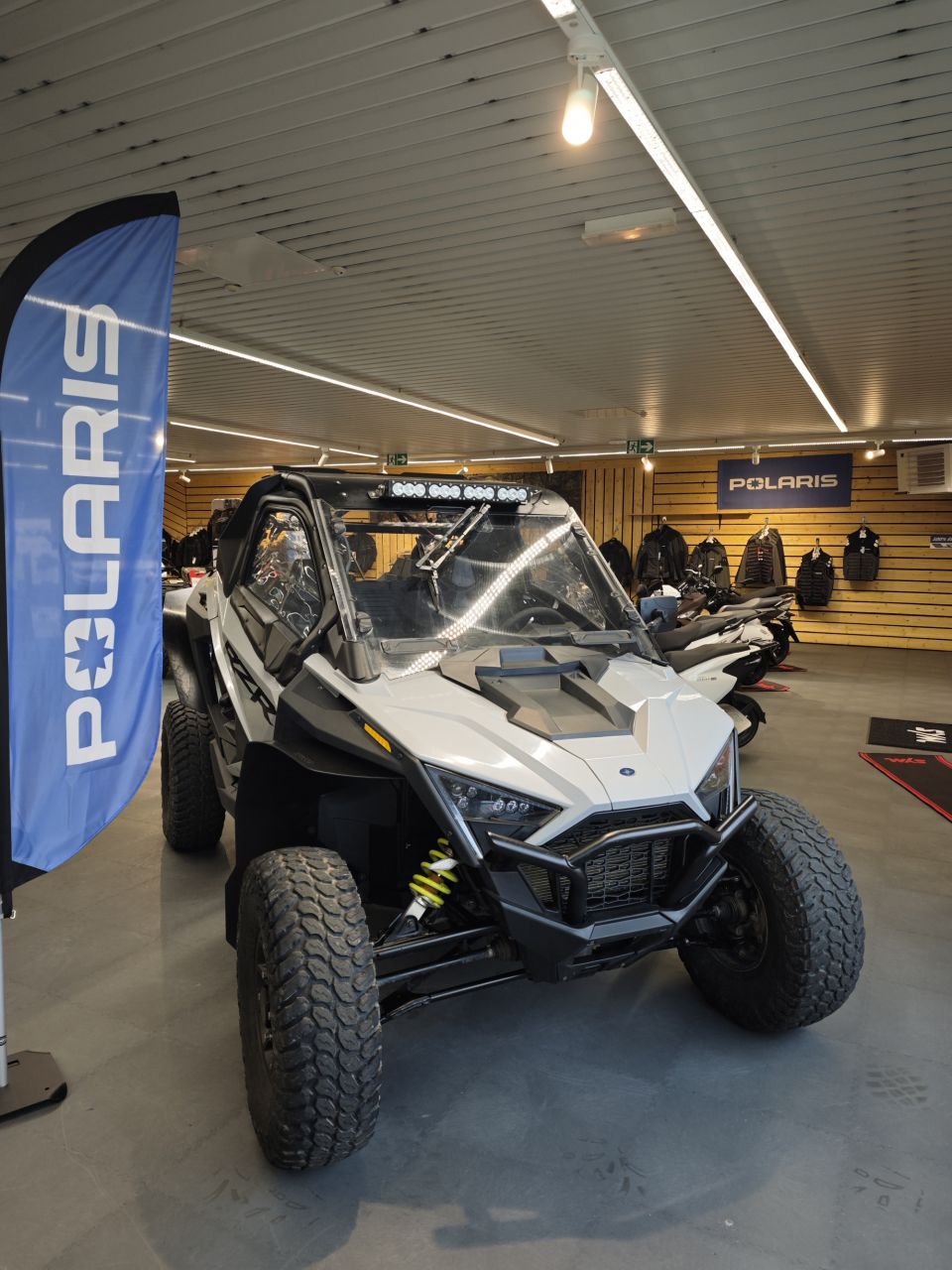 POLARIS RZR PRO XP 4
