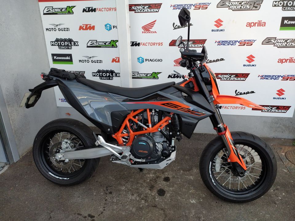 KTM 690 SMC R 4