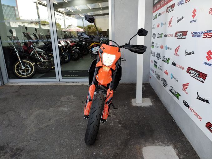 KTM 690 SMC R 4