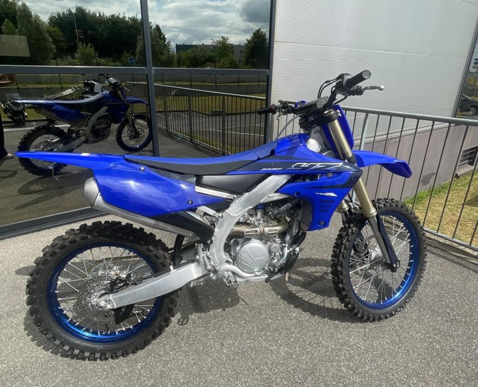 YAMAHA YZ250F 4