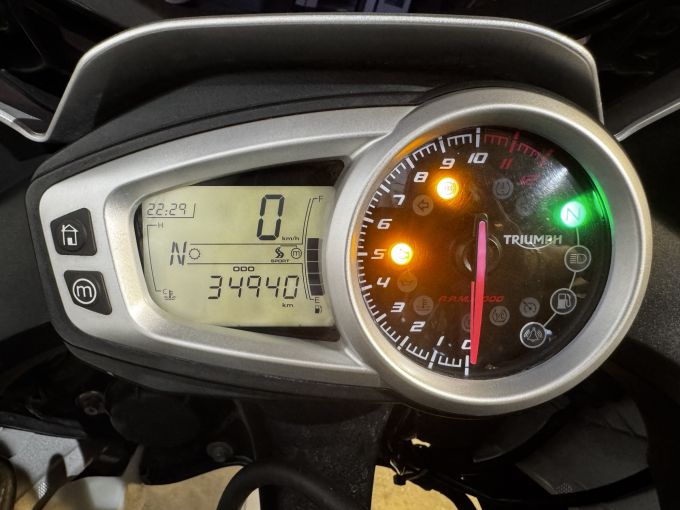 TRIUMPH TIGER 1050 SPORT ABS 4