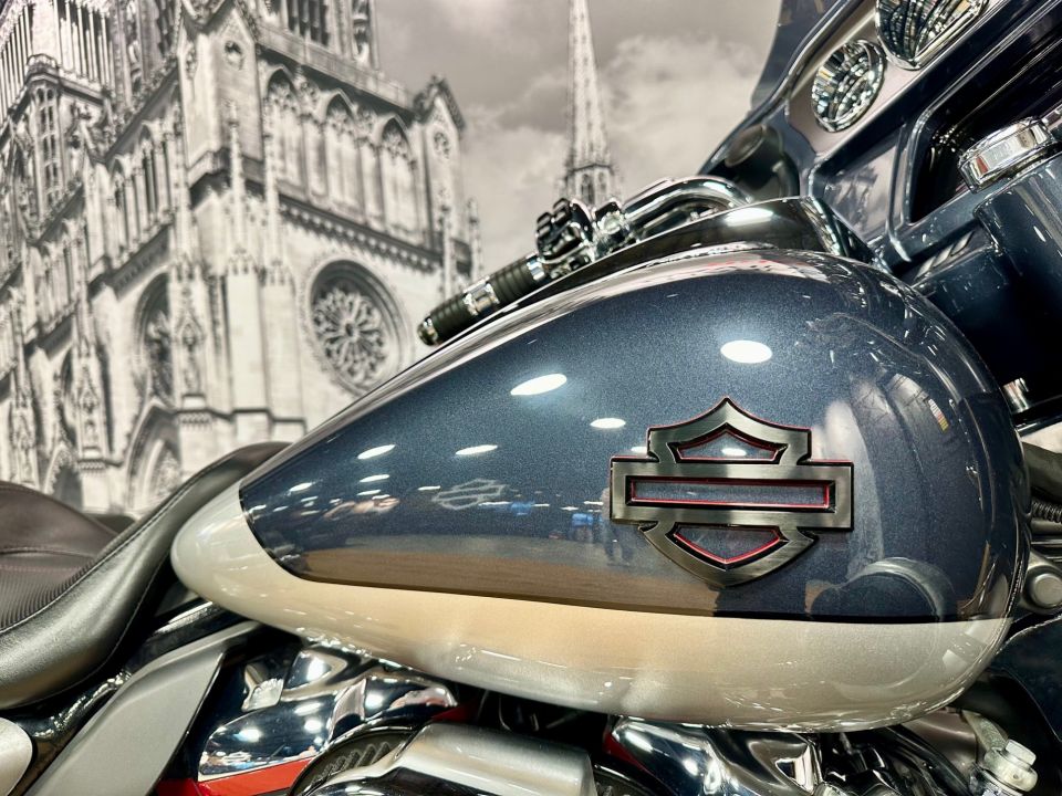 HARLEY-DAVIDSON TOURING STREET GLIDE 1923 CVO  4