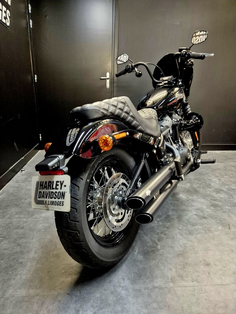 HARLEY-DAVIDSON SOFTAIL STREET BOB 1745 4