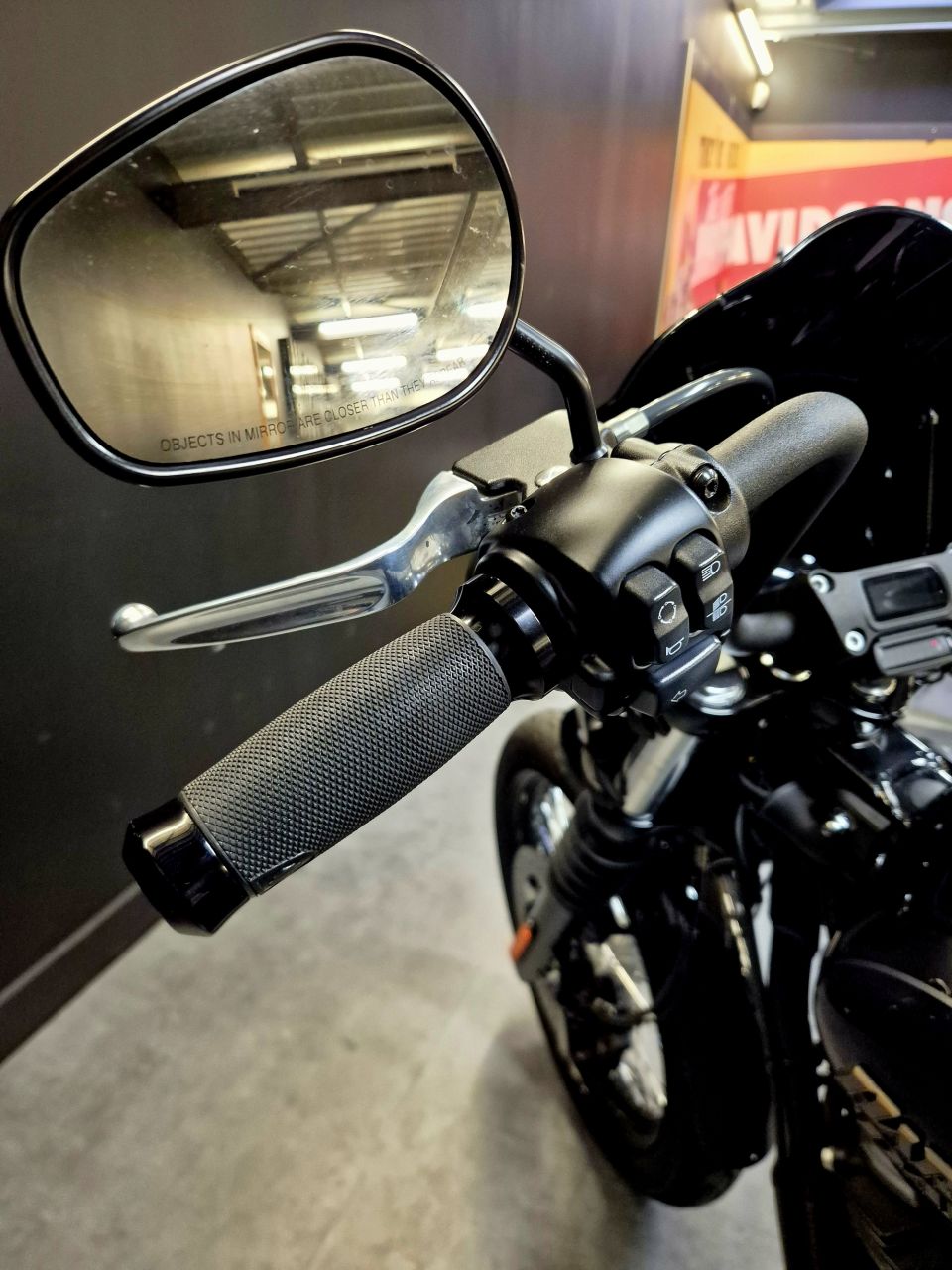 HARLEY-DAVIDSON SOFTAIL STREET BOB 1745 4