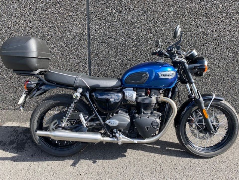 TRIUMPH BONNEVILLE T100 CHROME EDITION 4