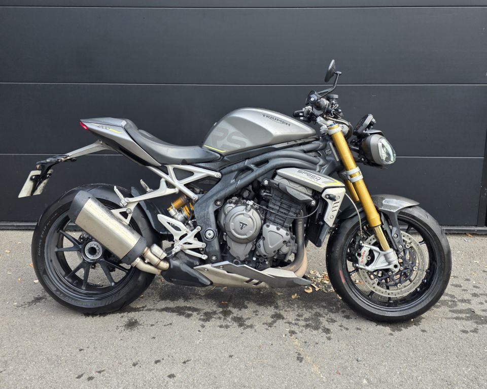 TRIUMPH SPEED TRIPLE 1200 RS 4