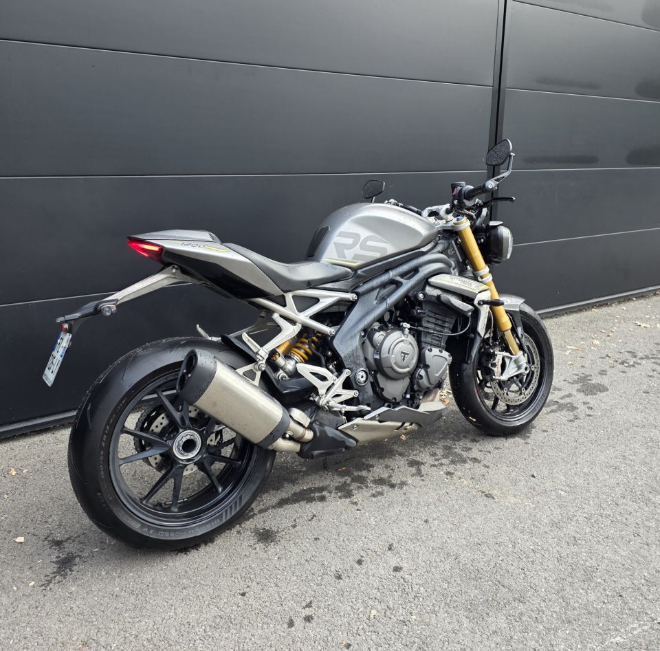 TRIUMPH SPEED TRIPLE 1200 RS 4
