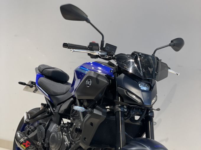 YAMAHA MT-07 4