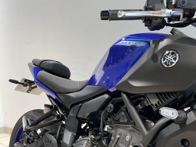YAMAHA MT-07 4