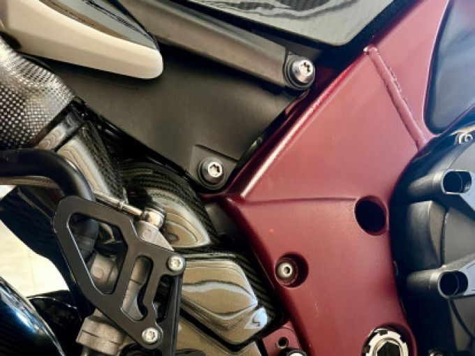 YAMAHA YZF R1 1000 4