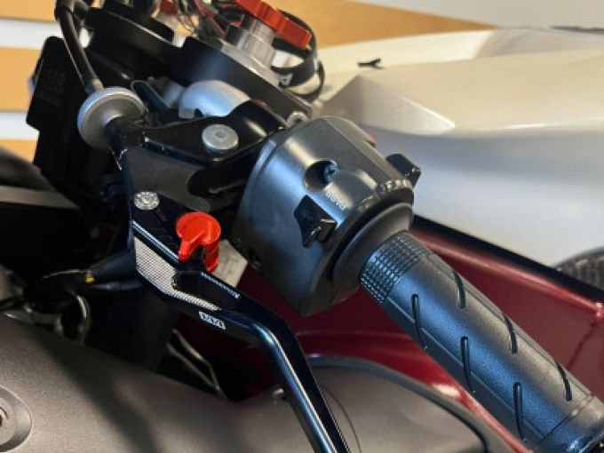 YAMAHA YZF R1 1000 4