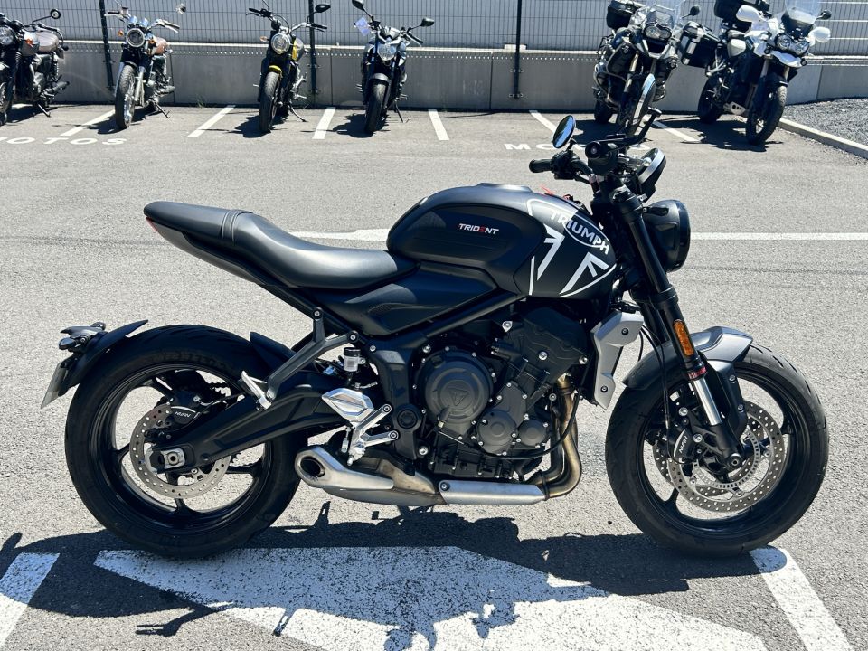 TRIUMPH TRIDENT 660 4
