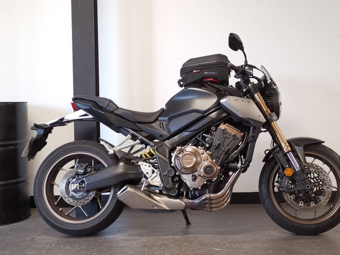 HONDA CB 650 R 4