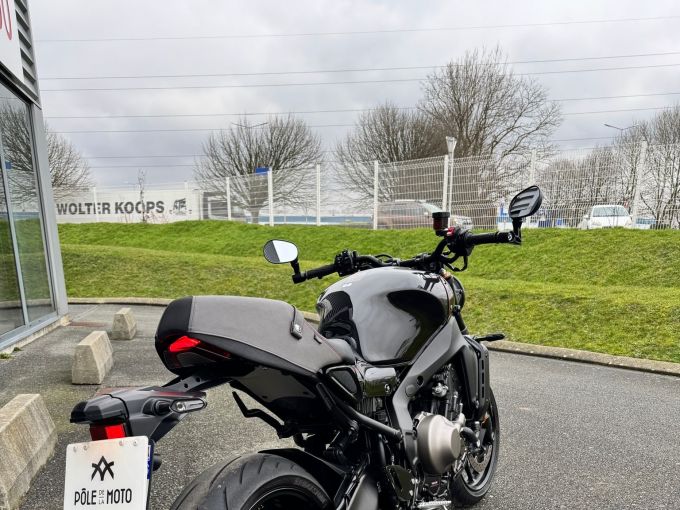 YAMAHA XSR 900 4